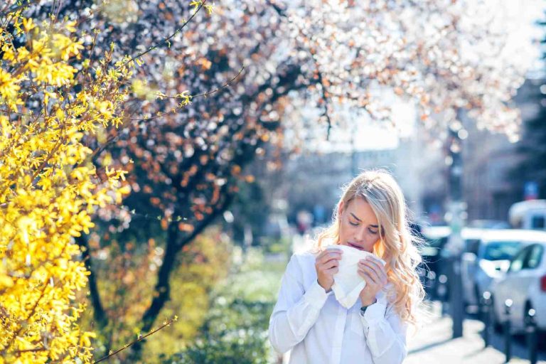 Tree pollen allergy season in Canada